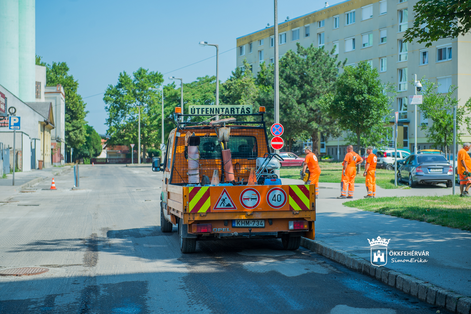 Mától aszfaltoznak a Sarló utcában - megújul az útburkolat